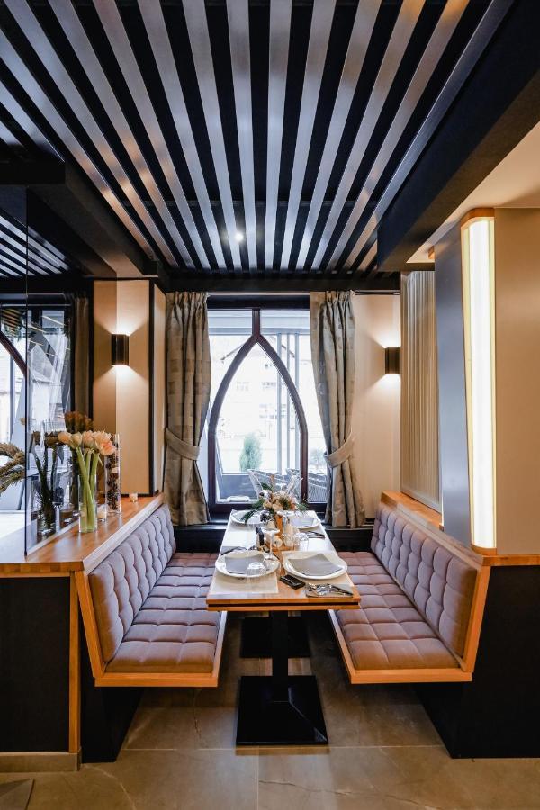 Pensiune Restaurant Capra Neagra Moisei Exterior photo
